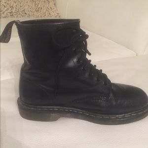 Dr. Martens, AirWair